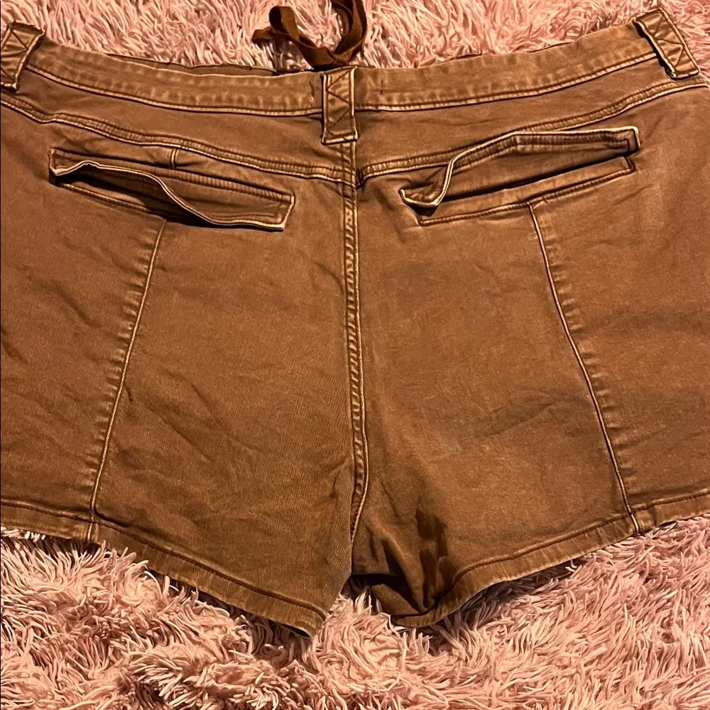Torrid Festi Shorts. Size 18 - Picture 2 of 7